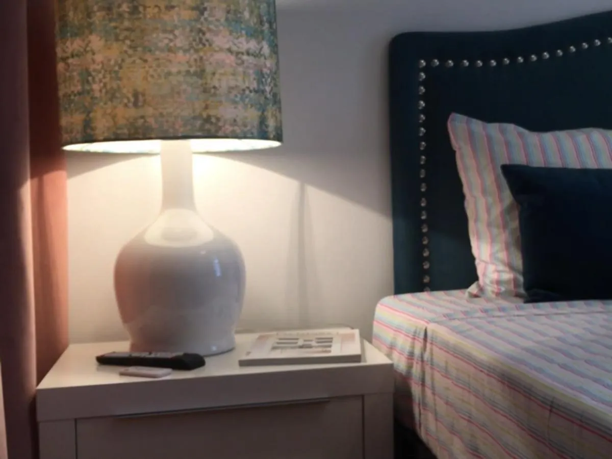 White And Grey Lisbon Apartamento