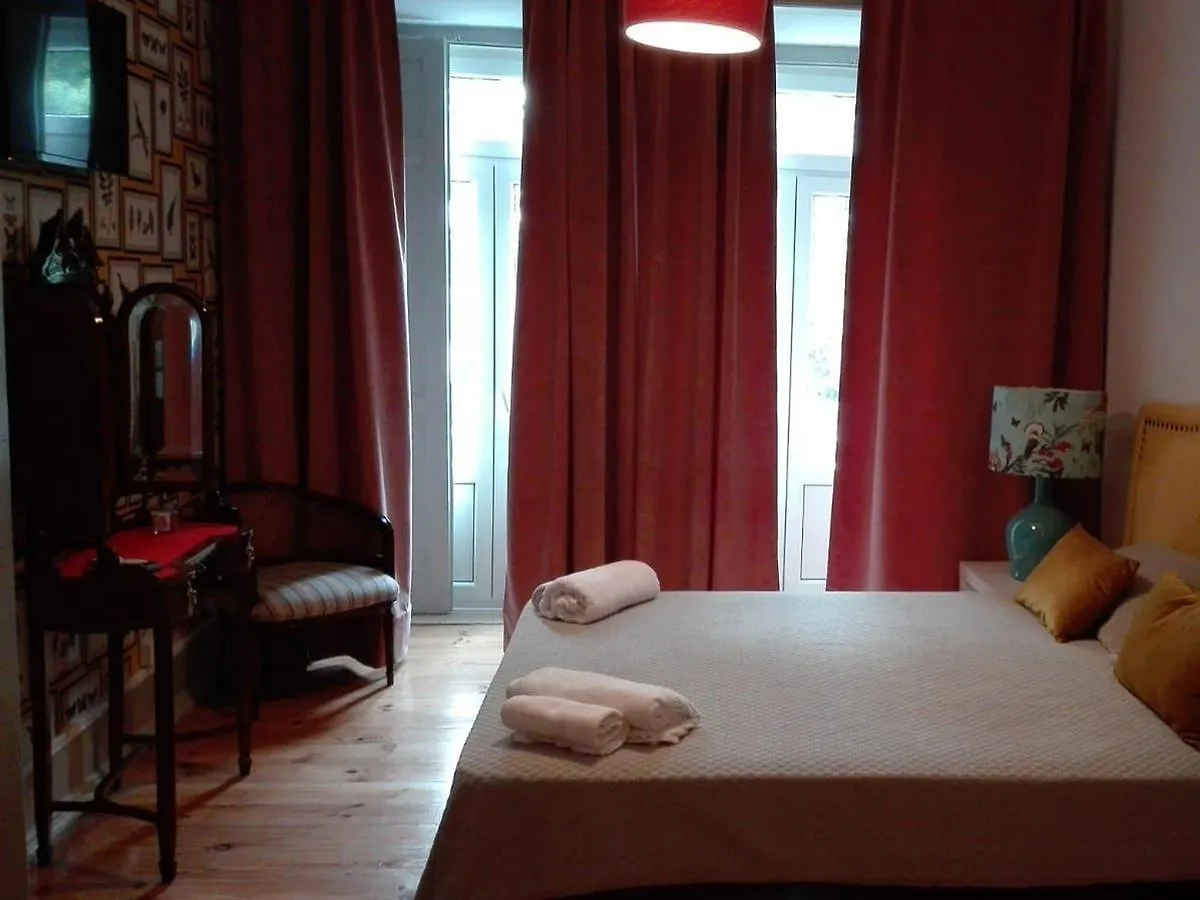 White And Grey Lisbon Apartamento