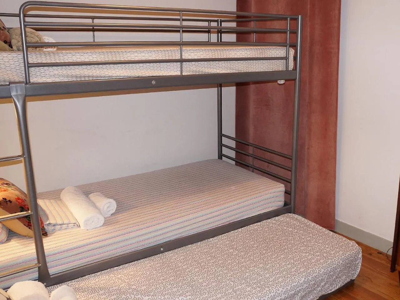 White And Grey Lisbon Apartamento 0*,