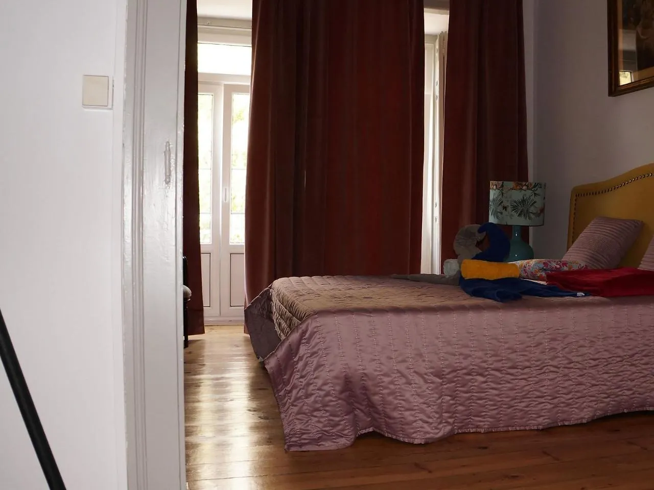 White And Grey Lisbon Apartamento