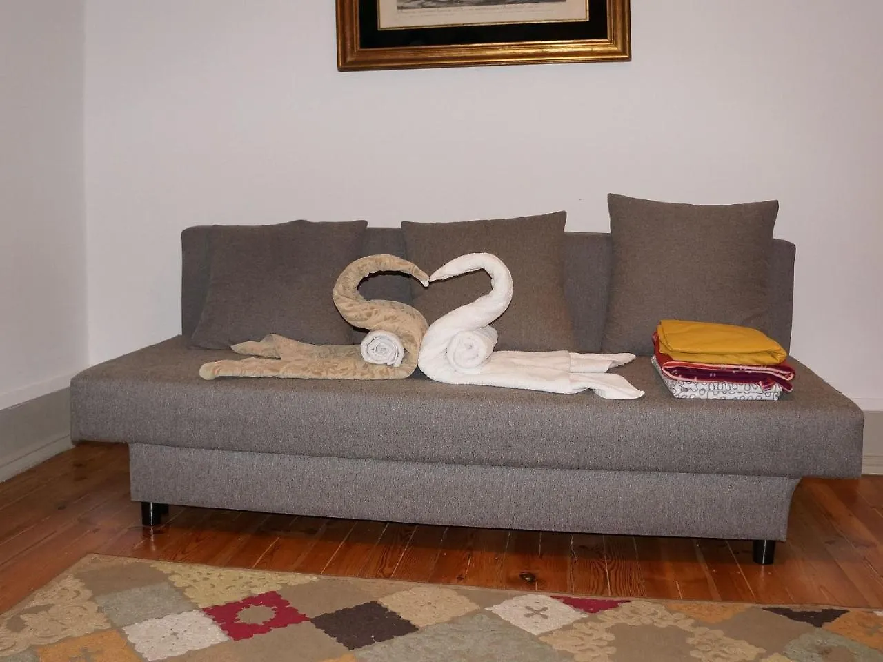 White And Grey Lisbon Apartamento