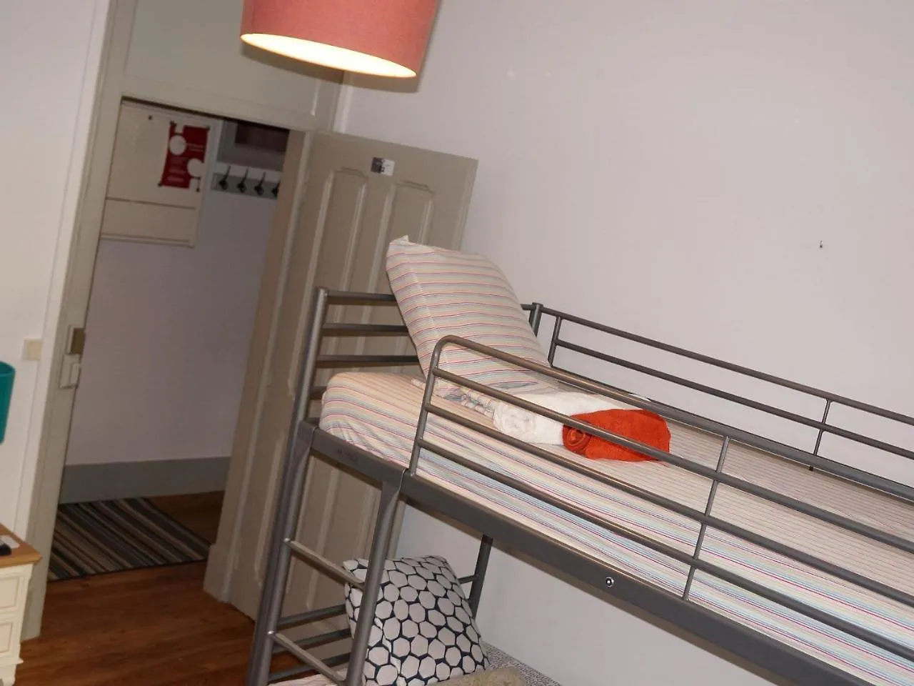 White And Grey Lisbon Apartamento